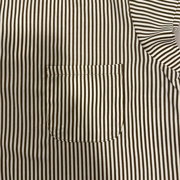 EUC‼️ Short Sleeve Striped Blouse (work attire) - Picture 2 of 4